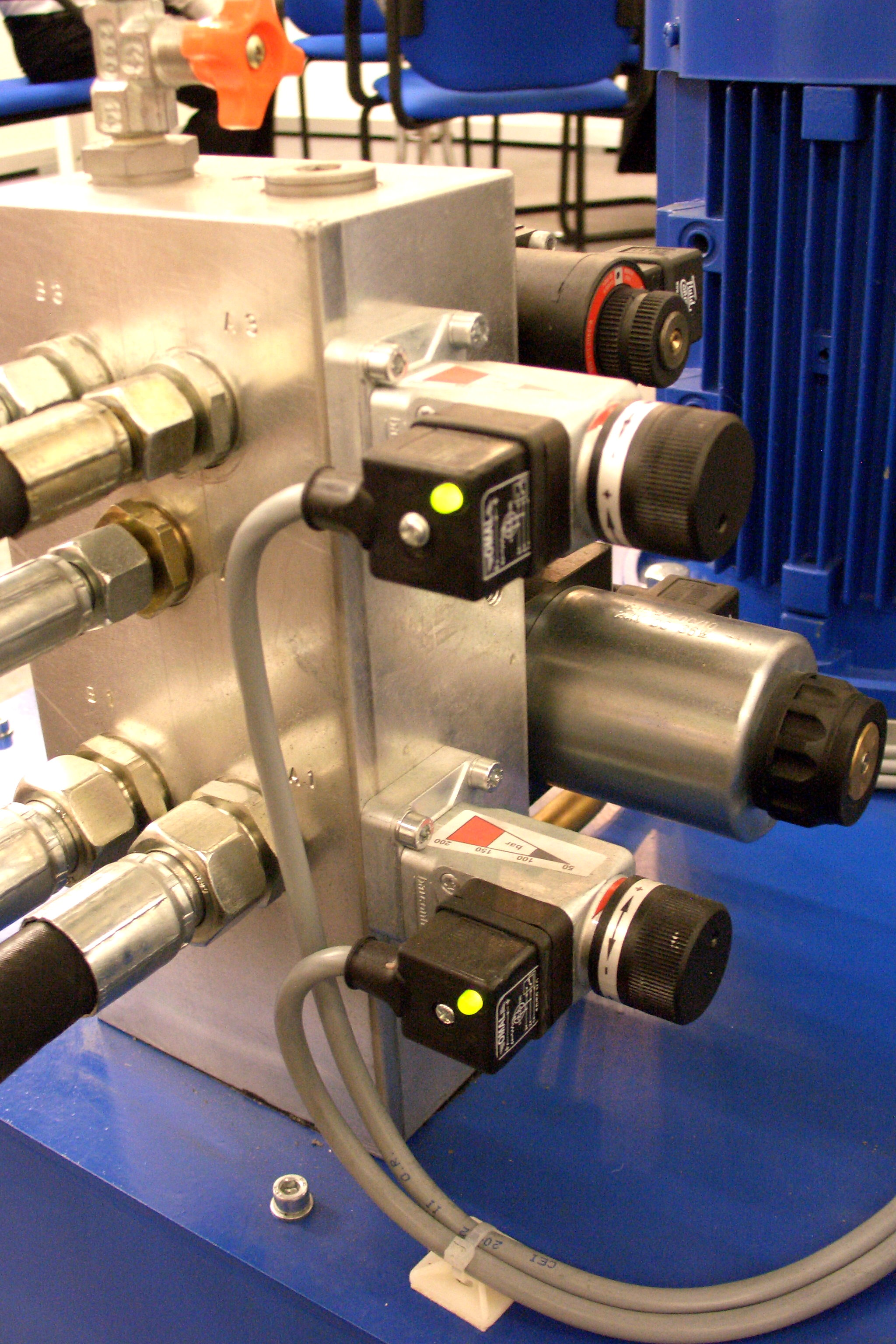 files/upload/Brikettierpressen/SP Presse b.jpg