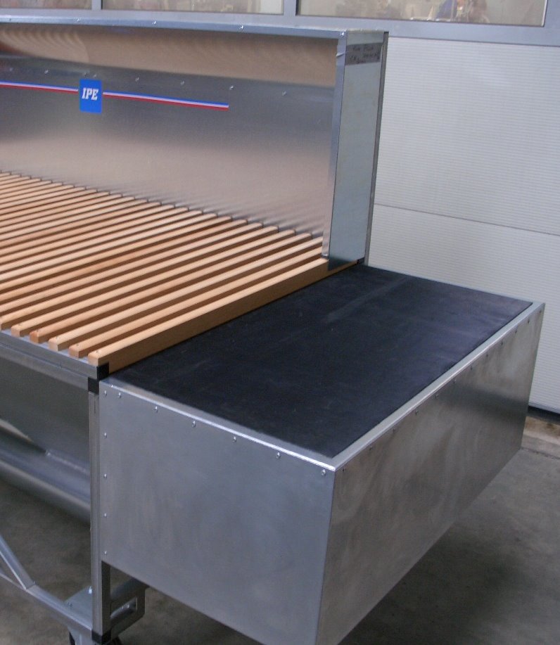 files/upload/9_Absaugtische/Werkzeugablage.jpg files/upload/9_Absaugtische/Werkzeugablage.jpg