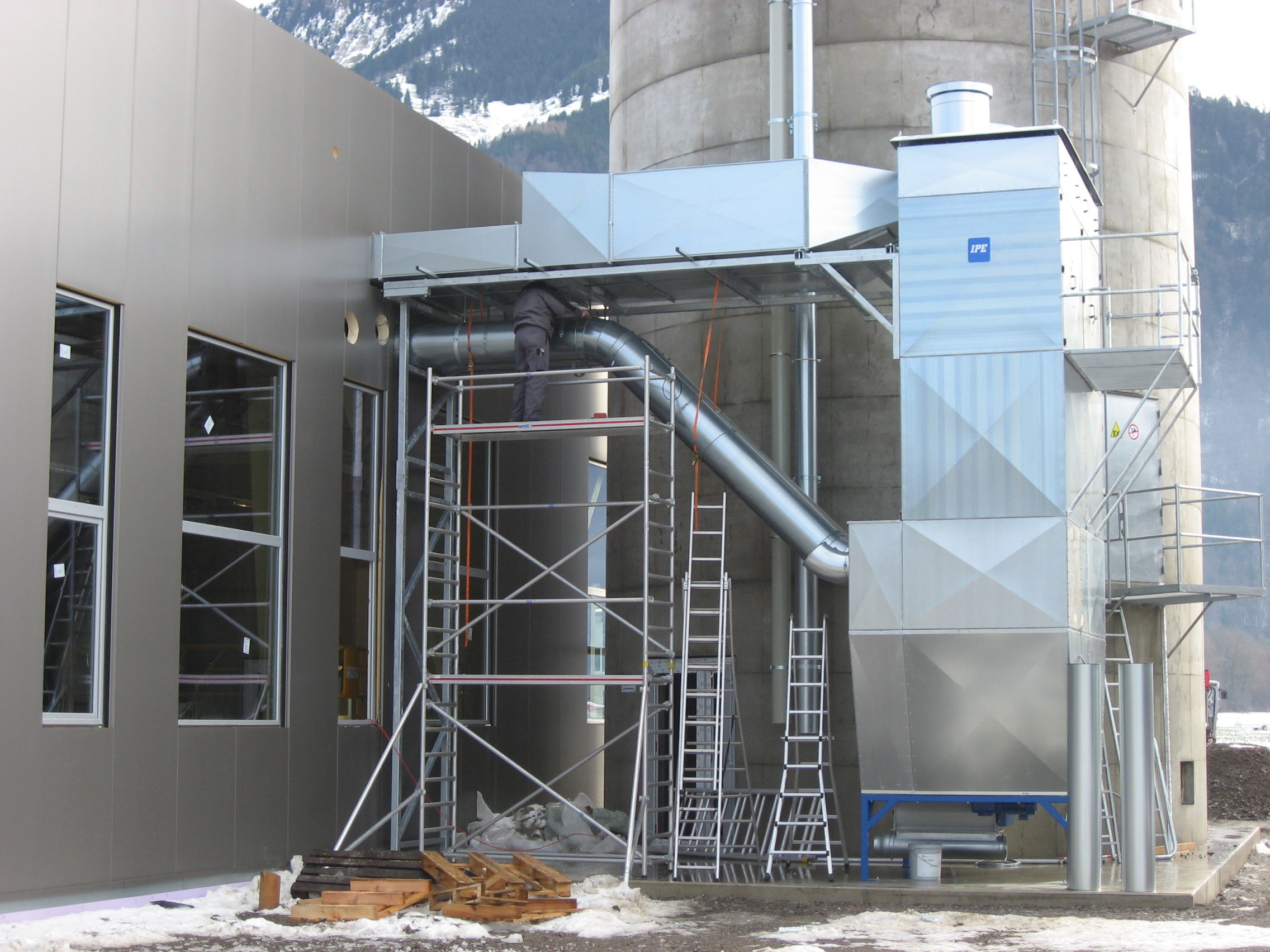 files/upload/Ueber uns/Montage.JPG